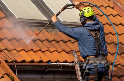 Démoussage et hydrofuge de toiture à Rennes-le-Château